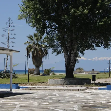 To Rent In Front The Lovely Sea Fully Equipped Guest house Nea Plagia
