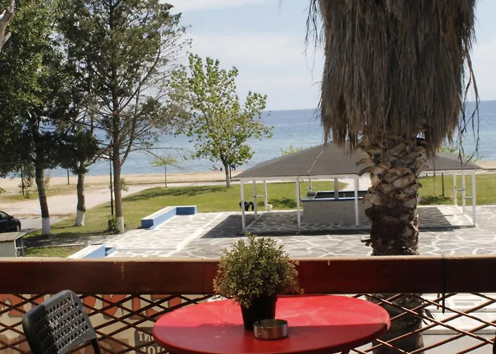 Гостевой дом Studioareticom To Rent In Front The Lovely Sea Fully Equipped Plagiastudioseu Неа-Плайя