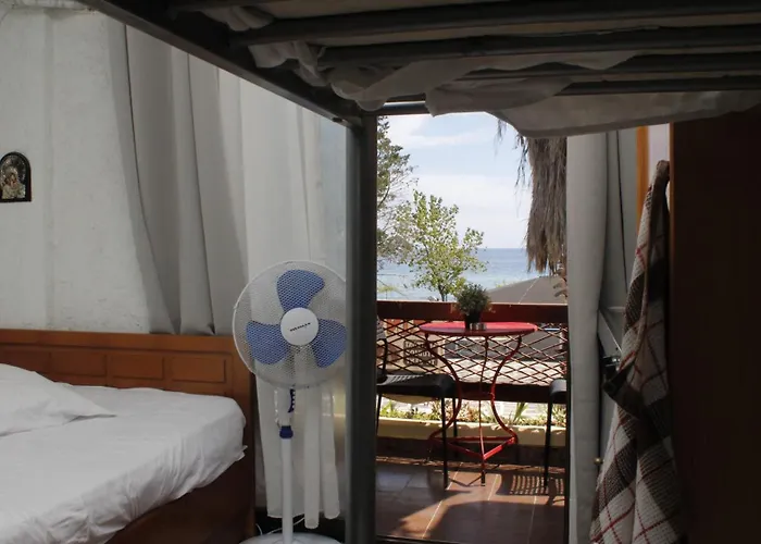 Studioareticom To Rent In Front The Lovely Sea Fully Equipped Plagiastudioseu Гостевой дом Неа-Плайя