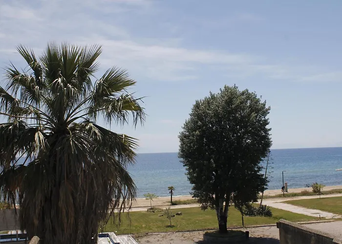 Studioareticom To Rent In Front The Lovely Sea Fully Equipped Plagiastudioseu Pensión