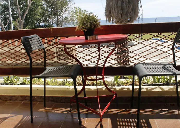 Studioareticom To Rent In Front The Lovely Sea Fully Equipped Plagiastudioseu Pensión